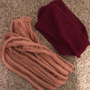 2 infinity knit scarves